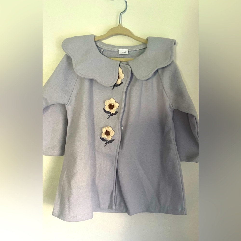 Light Gray Coat with cream Floral Embroidery 🌼 2-3 T NWOT